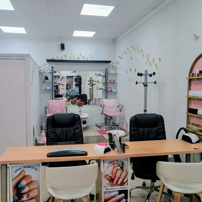 Servicios de peluquería en Zaragoza para cuidar tu cabello 12 Lolas Nails junto a peluquería Lolas en Vicente Berdusán Zaragoza