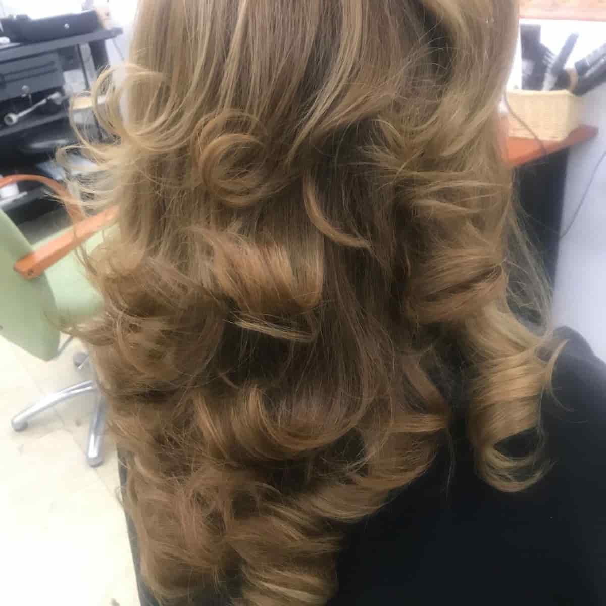 Corte y peinado de mujer con ondas en Zaragoza 5 Corte y peinado de mujer con ondas en Zaragoza - Imagen 5