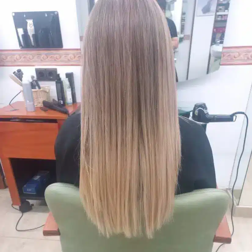 Servicios de peluquería en Zaragoza para cuidar tu cabello 5 mechas californianas en Zaragoza con puntas luminosas